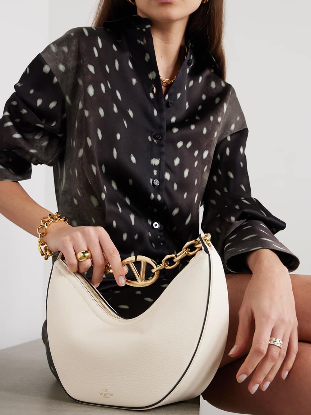 Valentino Garavani Ivory Leather Small Hobo Vlogo Shoulder Bag - Image 6