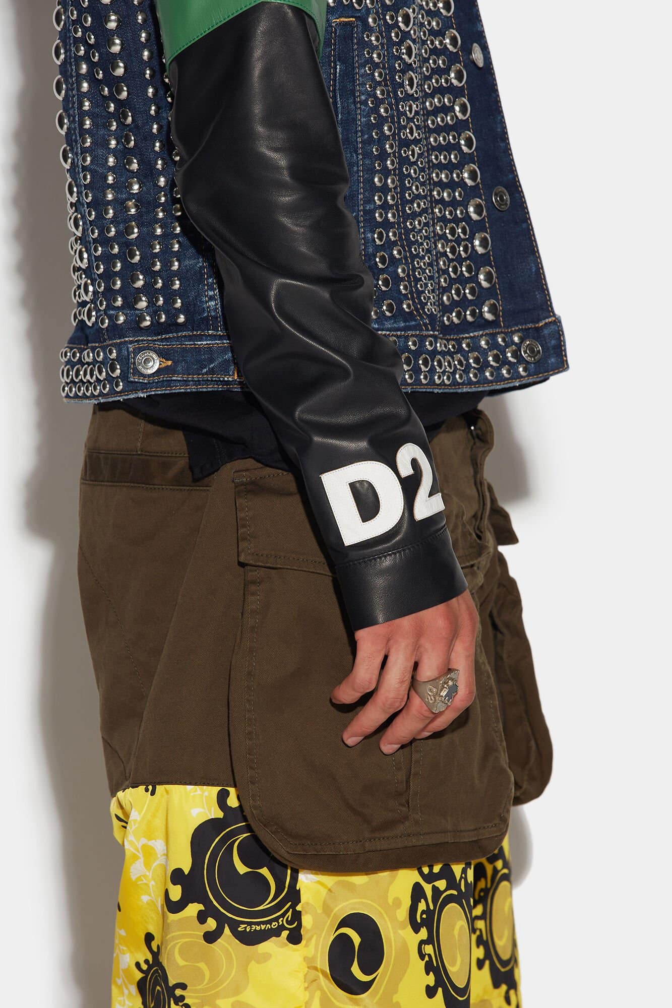 Dsquared² Black Fibres Shorts - Image 3