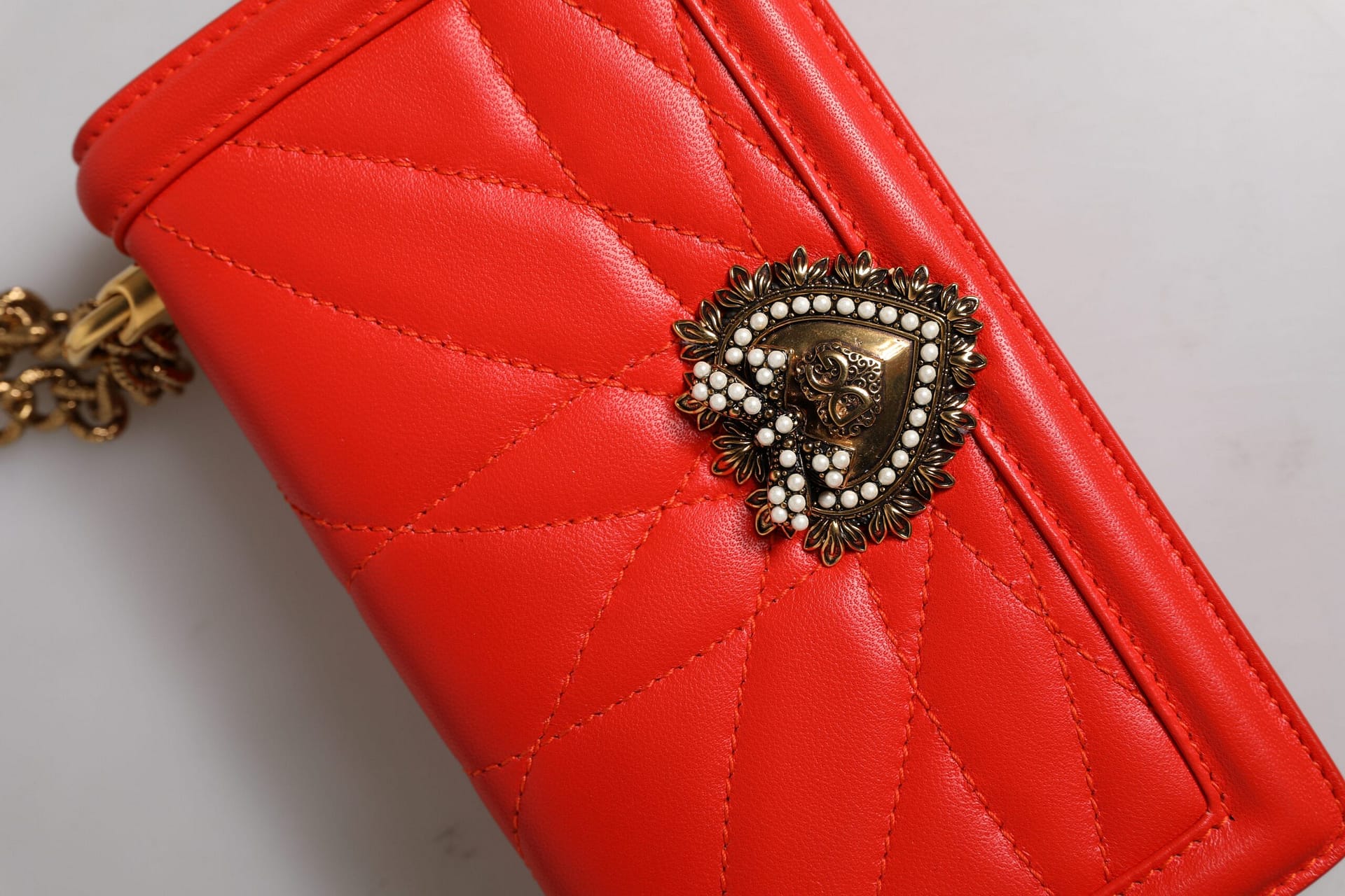 Dolce & Gabbana Red Quilted Devotion Crossbody Chain Phone Cover Bag - Image 7