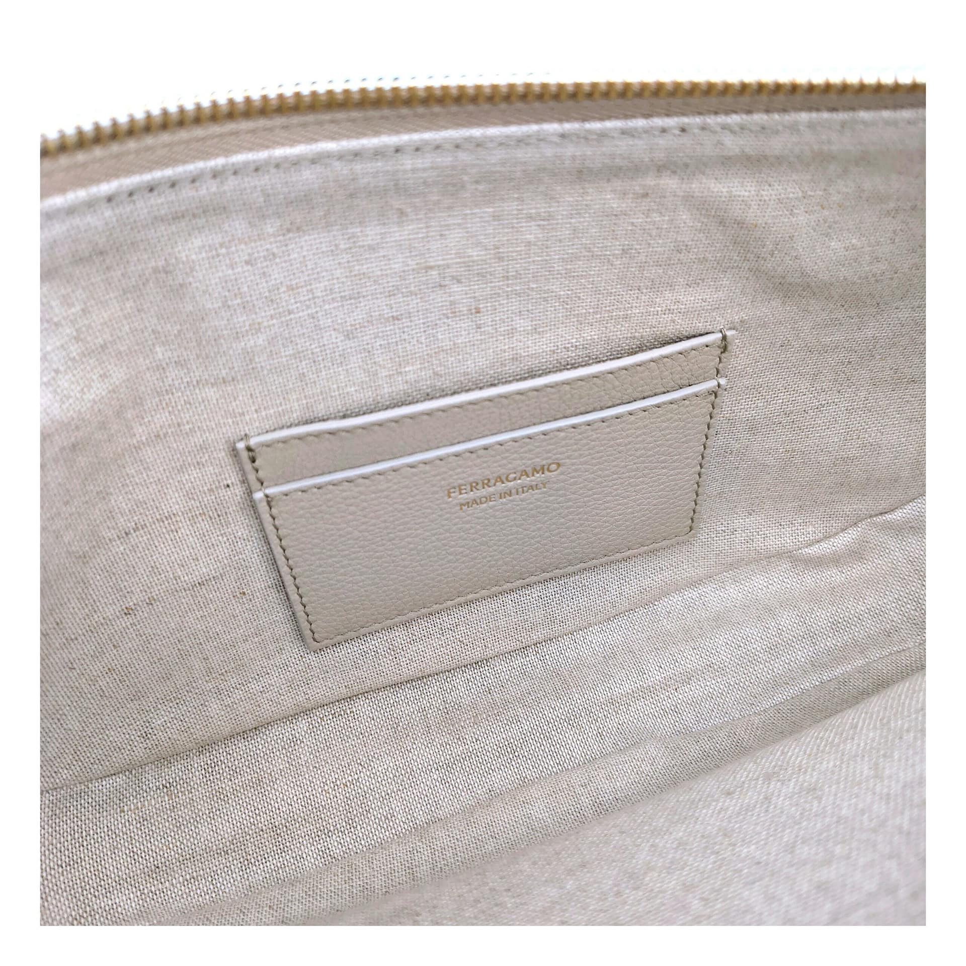 Salvatore Ferragamo Gray Leather Shoulder Bag - Image 4