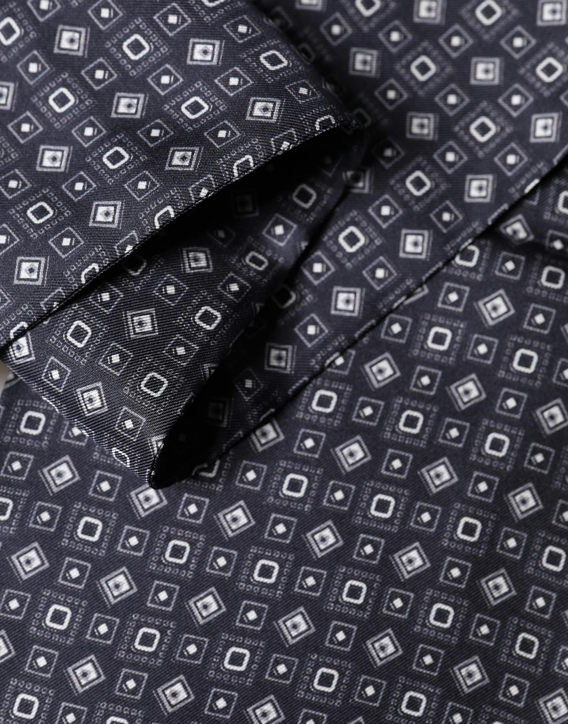 Dolce & Gabbana Black Silk Geometric Fringe Wrap Foulard 136cm X 15cm Scarf - Image 4